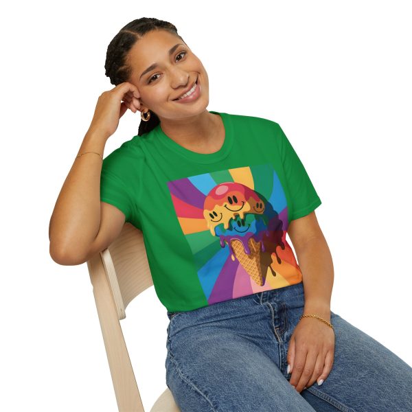 Tshirt Drapeau LGBT trois cônes de glace avec garnitures différentes design amusant et coloré pour célébrer la diversité LGBTQ+ t-shirt - Image 94