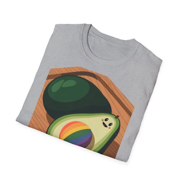 Tshirt Drapeau LGBT avocat sur planche à découper avec arc-en-ciel design original et coloré pour soutien à la communauté LGBTQ+ t-shirt - Image 28