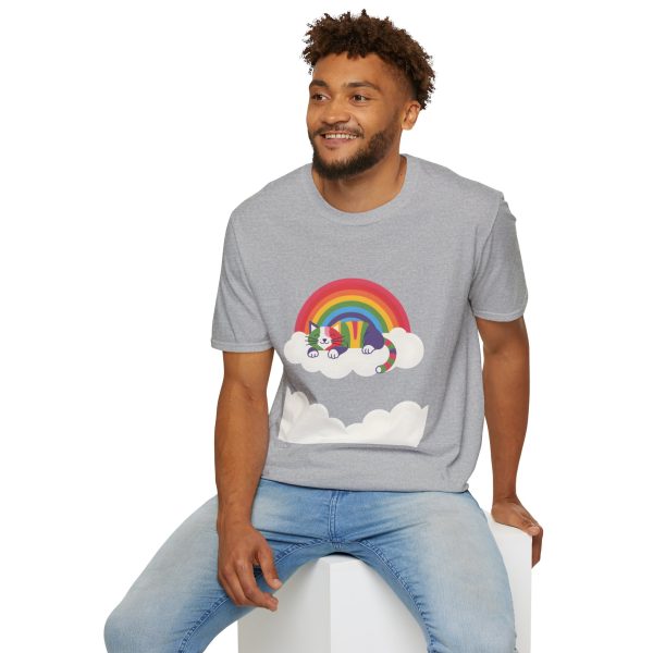 Tshirt LGBTQ+ chat dormant sur un nuage avec arc-en-ciel en arrière-plan design mignon et apaisant pour fierté LGBTQ+ shirt t-shirt - Image 36