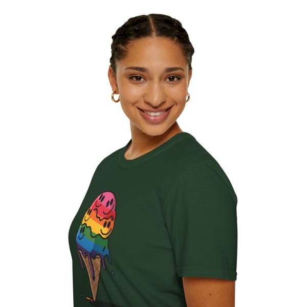 Tshirt Drapeau LGBT glace arc-en-ciel avec visages souriants design ludique et coloré pour célébrer la diversité et inclusion LGBTQ+ t-shirt - Image 81