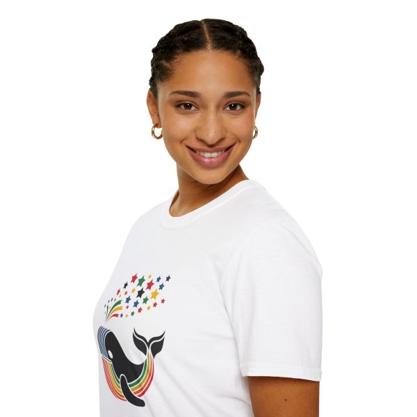 Tshirt LGBT+ baleine sautant hors d'un arc-en-ciel design magique et coloré pour célébrer la fierté et diversité LGBTQ+ shirt t-shirt - Image 21