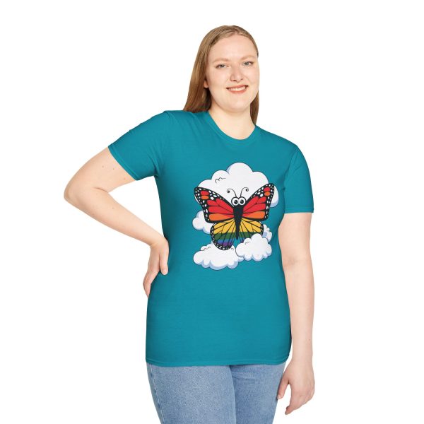 Tshirt Drapeau LGBT papillon assis sur un nuage dans le ciel design poétique et coloré pour sensibilisation et fierté LGBTQ+ shirt t-shirt - Image 101