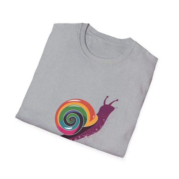 Tshirt Drapeau LGBT escargot assis sur un flocon de neige design mignon et coloré pour sensibilisation à la diversité LGBTQ+ shirt t-shirt - Image 28