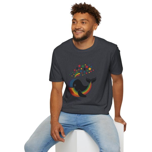 Tshirt LGBT+ baleine sautant hors d'un arc-en-ciel design magique et coloré pour célébrer la fierté et diversité LGBTQ+ shirt t-shirt - Image 12