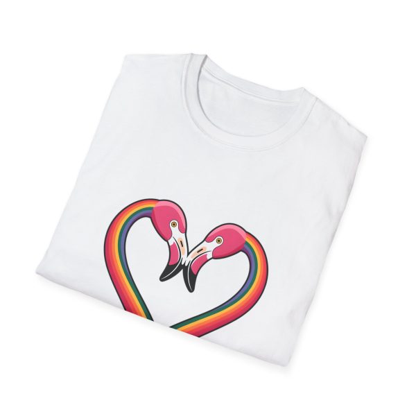 Tshirt Drapeau LGBT flamants roses en forme de coeur fond noir design romantique et symbolique pour célébrer l'amour LGBTQ+ t-shirt - Image 16