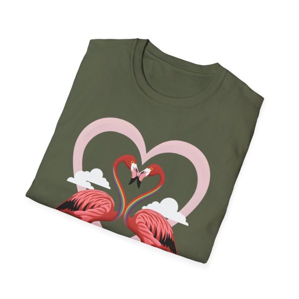 Tshirt LGBTQ+ flamants roses formant un coeur design symbolique et symbolique pour célébrer l'amour et la diversité LGBTQ+ shirt t-shirt - Image 64