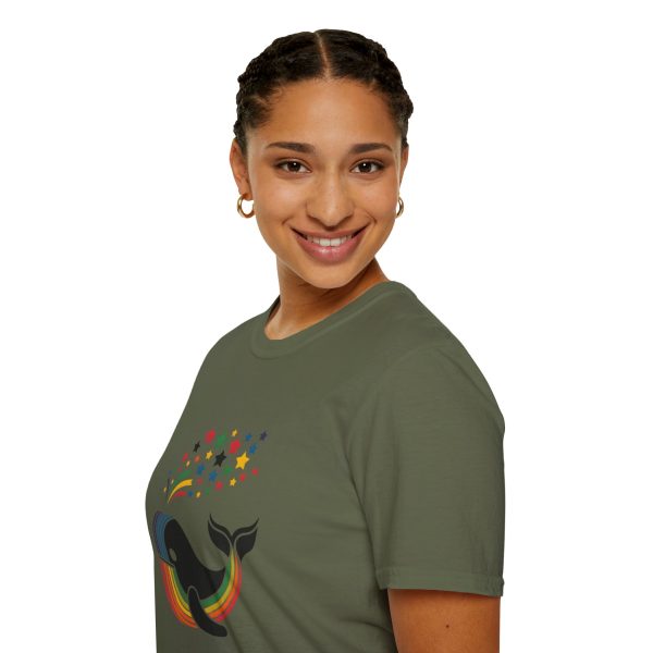 Tshirt LGBT+ baleine sautant hors d'un arc-en-ciel design magique et coloré pour célébrer la fierté et diversité LGBTQ+ shirt t-shirt - Image 69