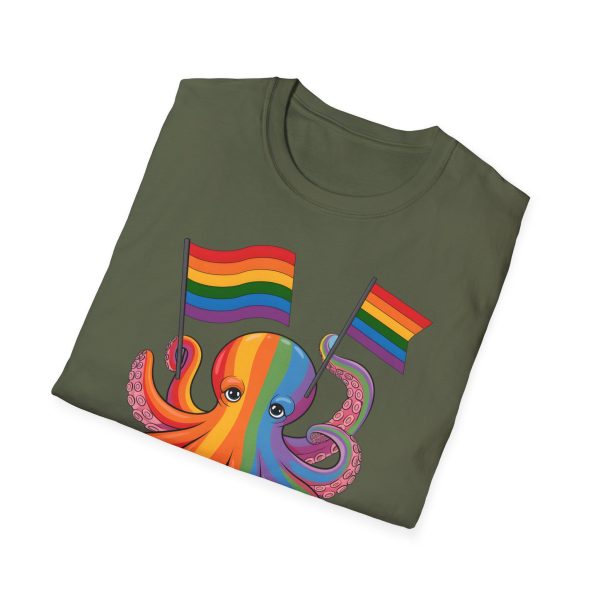 Tshirt LGBTQ+ pieuvre tenant un drapeau arc-en-ciel sur un rocher design vibrant et stylé pour sensibilisation et inclusion LGBTQ+ t-shirt - Image 64