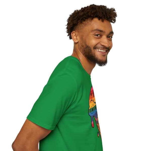 Tshirt LGBT+ cônes de glace avec visages souriants design amusant et mignon pour sensibilisation à la diversité et inclusion LGBTQ+ t-shirt - Image 95