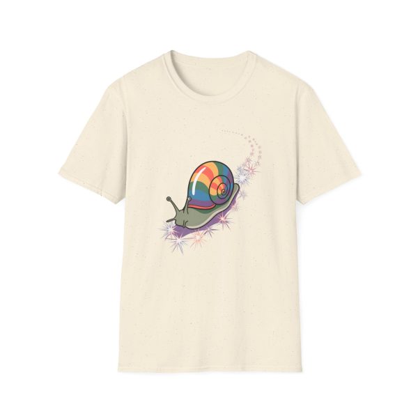 Tshirt LGBT+ escargot avec coquille colorée sur son dos design original et mignon pour célébrer la diversité et fierté LGBTQ+ shirt t-shirt - Image 37