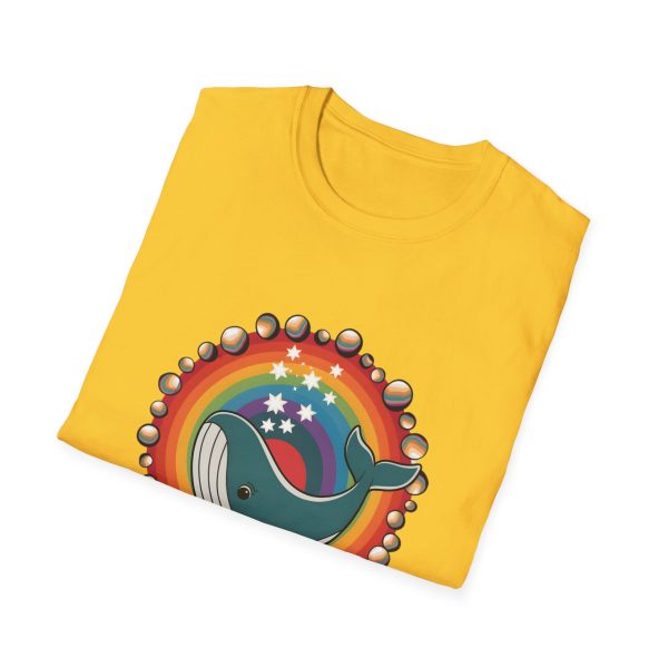 Tshirt LGBT+ baleine avec un arc-en-ciel en arrière-plan design magique et coloré pour sensibilisation et inclusion LGBTQ+ shirt t-shirt - Image 52