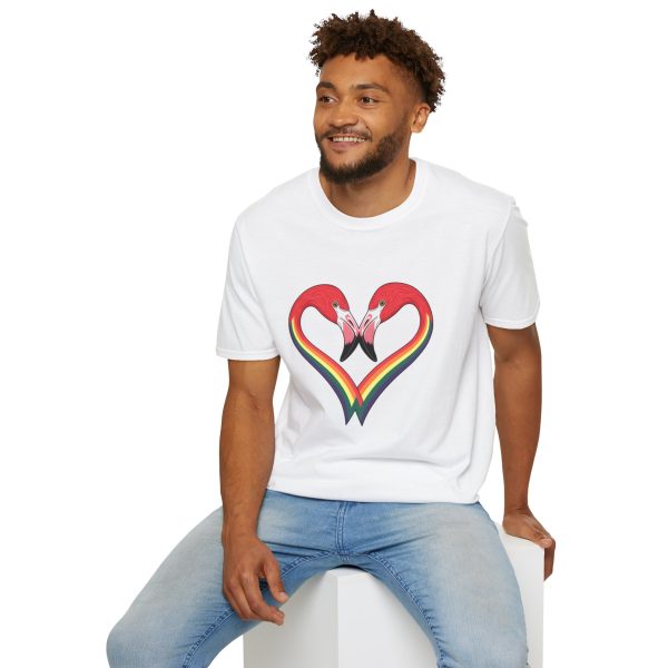 Tshirt LGBT+ flamants roses formant un coeur design symbolique pour célébration de l'amour et fierté LGBTQ+ et diversité shirt t-shirt - Image 24