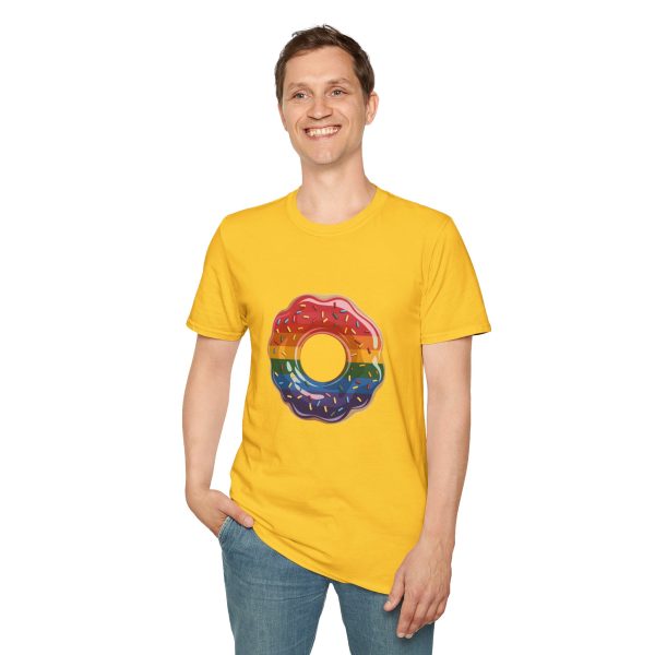 Tshirt Drapeau LGBT donut arc-en-ciel avec paillettes sur fond noir design coloré et amusant pour célébrer la diversité LGBTQ+ shirt t-shirt - Image 55