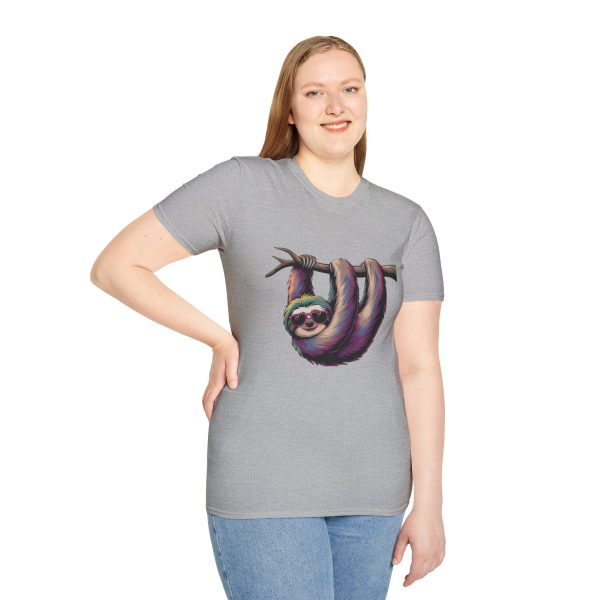 Tshirt LGBTQ+ paresseux accroché à une branche avec des lunettes de soleil design amusant et relaxant pour célébrer la fierté LGBTQ+ t-shirt - Image 29