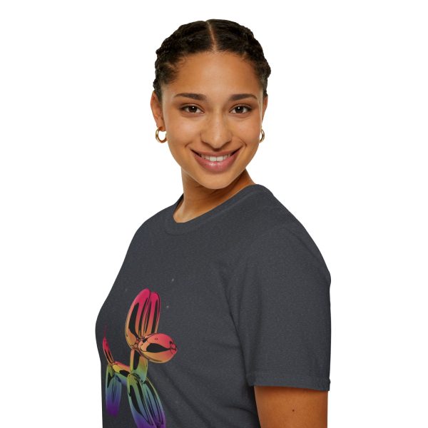 Tshirt LGBTQ+ ballon chien coloré sur fond noir design fun et éclatant pour célébrer la fierté LGBT+ et diversité des genres shirt t-shirt - Image 9