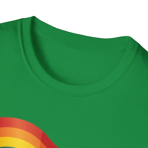 Tshirt Drapeau LGBT paresseux tenant un drapeau arc-en-ciel design amusant et mignon pour sensibilisation et inclusion LGBTQ+ shirt t-shirt - Image 87