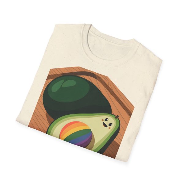 Tshirt Drapeau LGBT avocat sur planche à découper avec arc-en-ciel design original et coloré pour soutien à la communauté LGBTQ+ t-shirt - Image 40