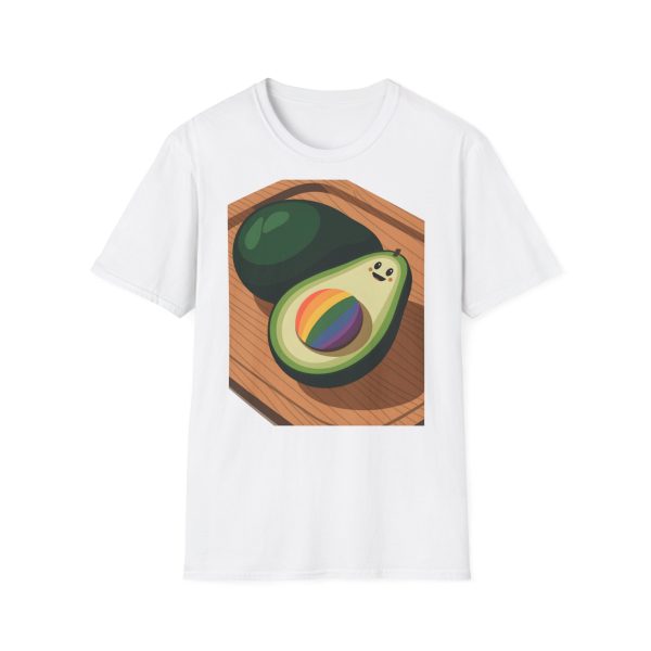 Tshirt Drapeau LGBT avocat sur planche à découper avec arc-en-ciel design original et coloré pour soutien à la communauté LGBTQ+ t-shirt - Image 13