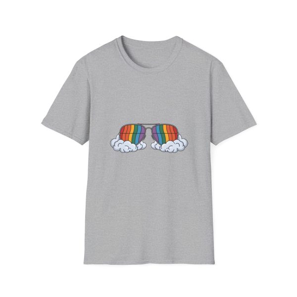 Tshirt LGBTQ+ lunettes de soleil arc-en-ciel avec nuages sur fond noir design stylé et éclatant pour célébrer la diversité LGBTQ+ t-shirt - Image 25